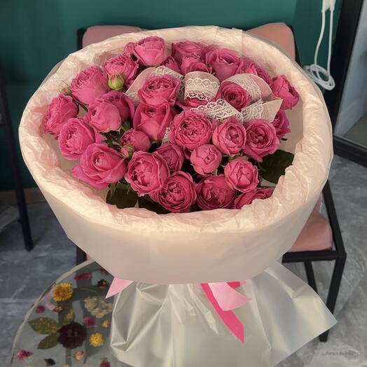 Сборный букет из пионовидных роз Лондон Белл и Мисти Баблз