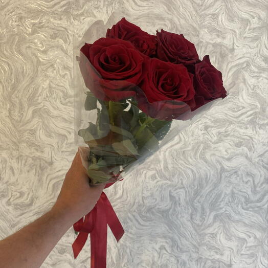 Школьный букет из 5 эквадорских роз 🔝🍁🌹