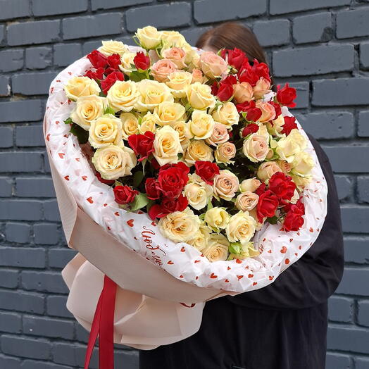 Букет из кустовых роз для любимой