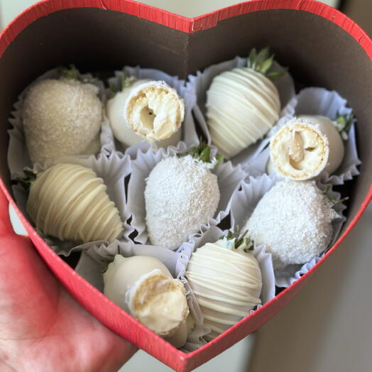 Клубничное сердце с Raffaello