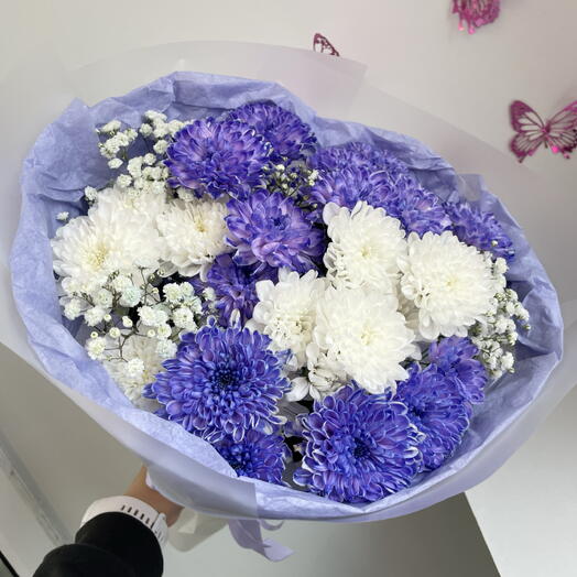 Букет из хризантем и гипсофилы «Фиолетовый каприз»💜