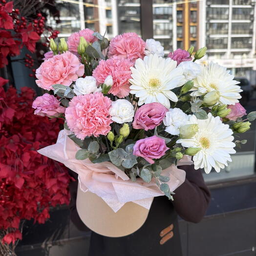 Композиция с герберой и диантусами 🌸💫