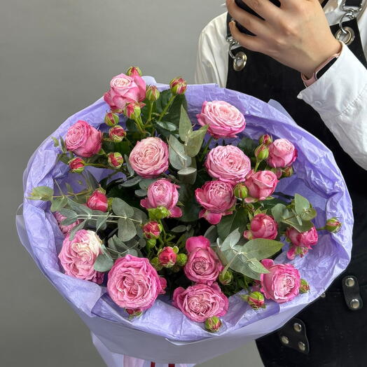 Букет из кустовых роз ярких🌸