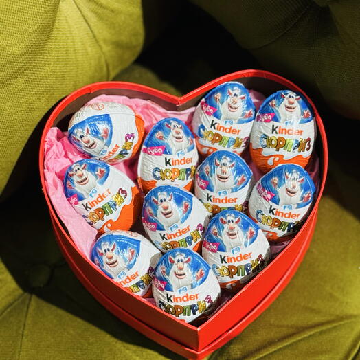 Коробочка из 11 Kinder сюрприз