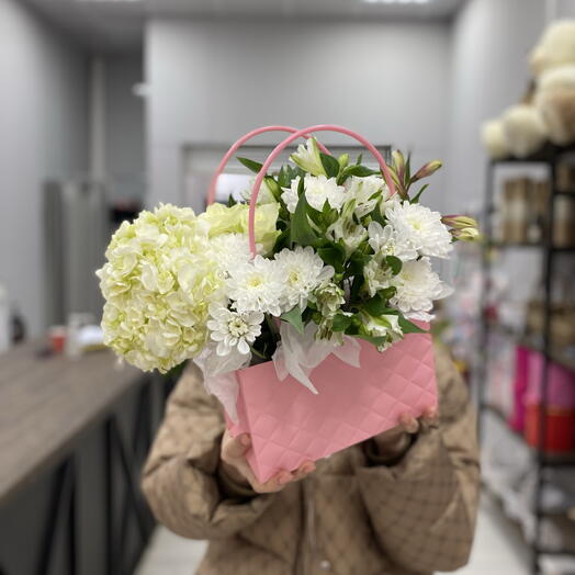 Цветы в сумке "Розовое яблоко💞"