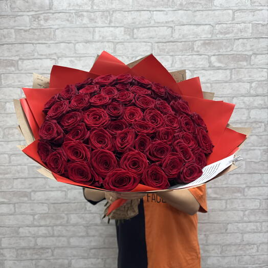 Красные розы в крафте🌹🌹🌹