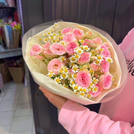 Розы с ромашками🌼🌸