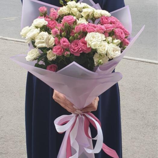 Bouquet of 7 bush roses