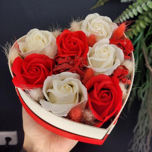 Парфюмерное мыло в коробке и лагурус