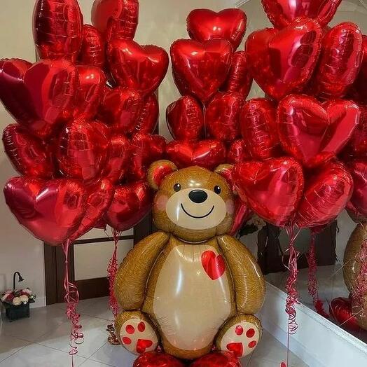 Composition of balloons of hearts. 29 balls