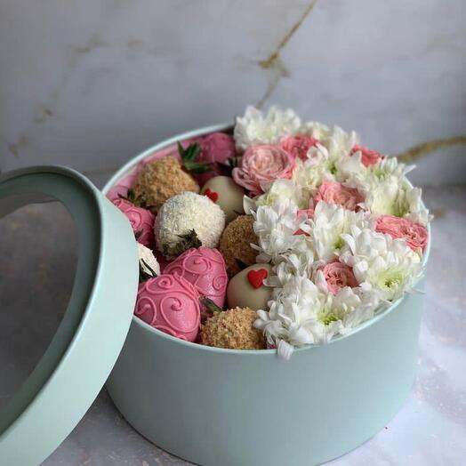 Caja de Flores y fresas
