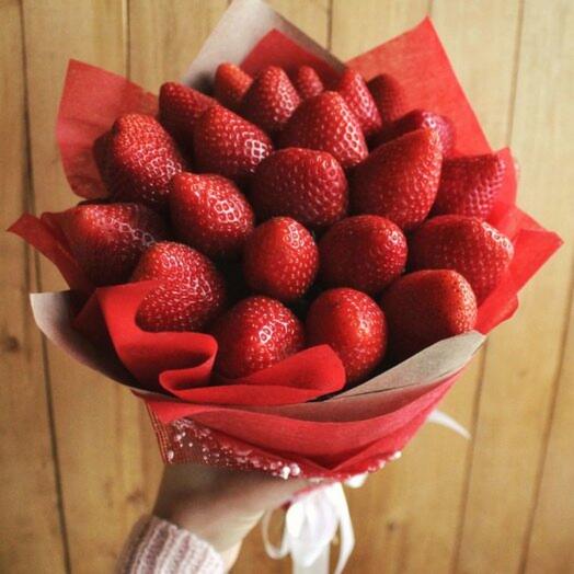 Bouquet with strawberries "Paradise"