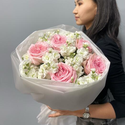 El ramo más fragante de mattioles aéreos y rosas francesas de élite 💕