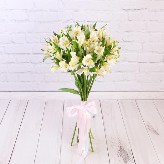 Bouquet of 11 white alstroemeria