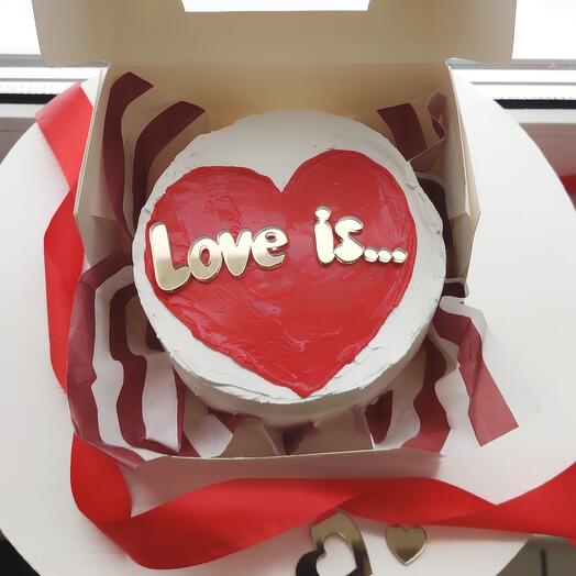 Маленький торт любимому love is
