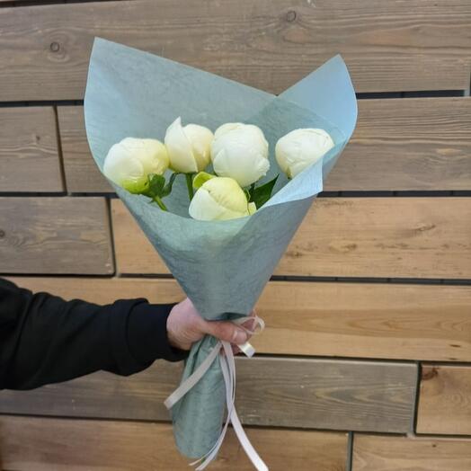 Bouquet of 5 white peonies