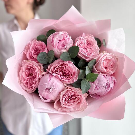 Букет с розовыми пионами Сара Бернар и розовой пион розой Pink Ohara