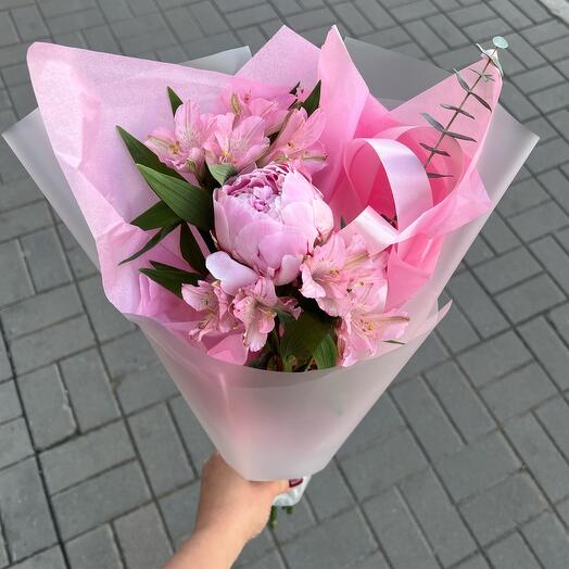 Hermoso ramo de peonía y alstroemeria para el cumpleaños de mamá, hermana, amiga ,colega