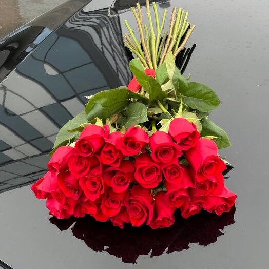 Букет из 25 красных роз