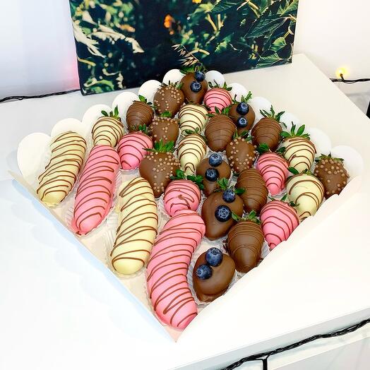 Fresas cubiertas de chocolate con plátanos "Henri"