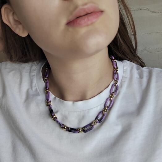 Крупная цепь из фиолетового акрила