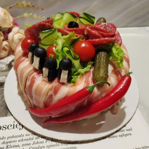 Торт закусочный мясной