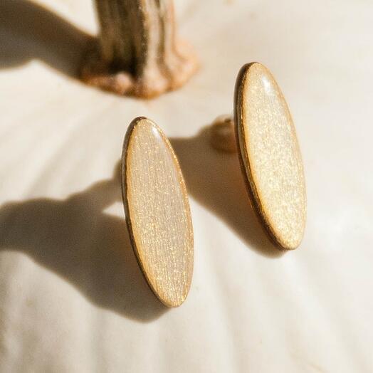 Oval gold earrings