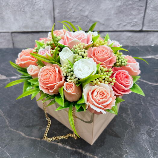 Букет цветов на из мыла в сумочке