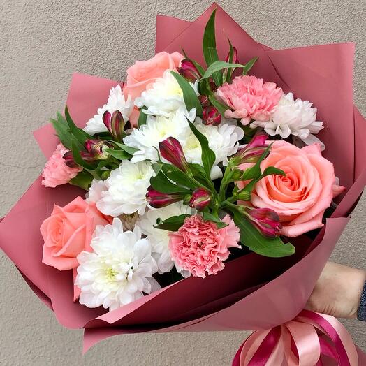 Bouquet "Blooming garden" roses, chrysanthemums