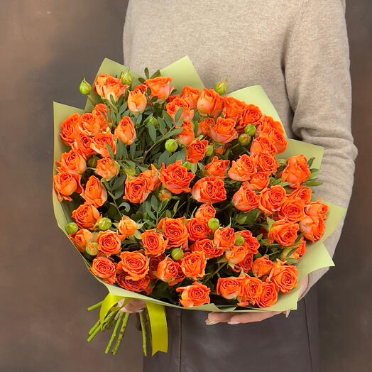 Bouquet of bush roses Aria 15