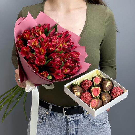 Букет из красной альстромерии и набор клубники в шоколаде 9 шт