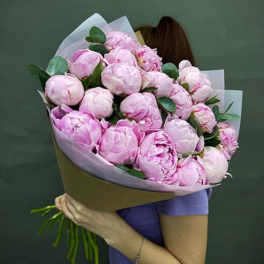 Bouquet of Peonies and Eucalyptus 19pcs
