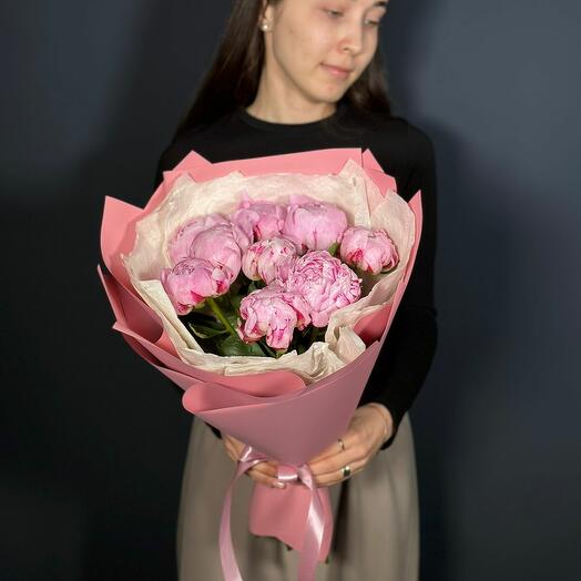 Букет из 9 пионов