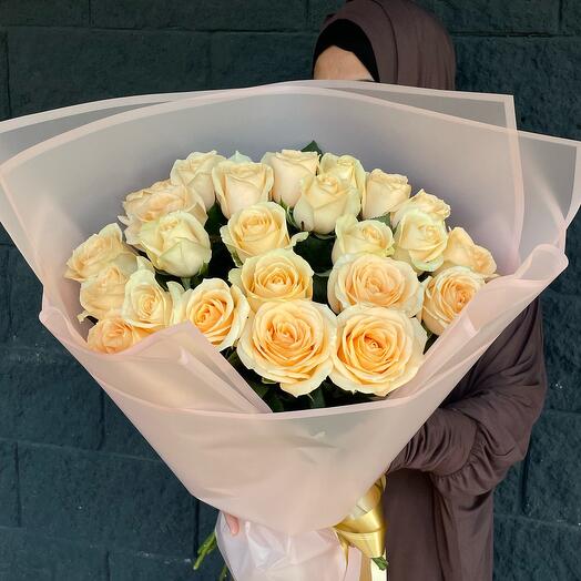 25 роз бежевые