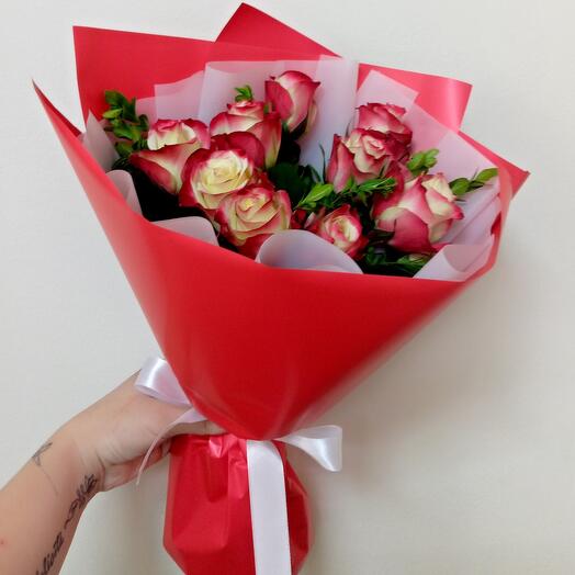 Ramo de 9 rosas brillantes