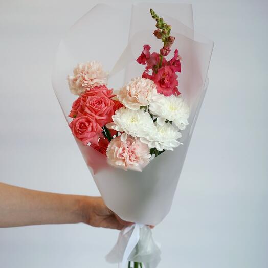 Букет-комплимент с яркой кустовой розой