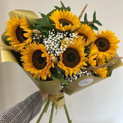 Sunflowers bouquet