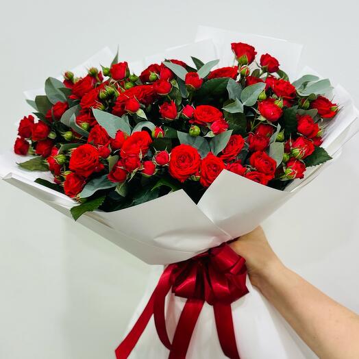 Букет  из кустовых  роз