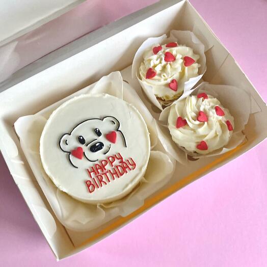 Happy birthday bear bento cake and cupcakes with hearts Gift set