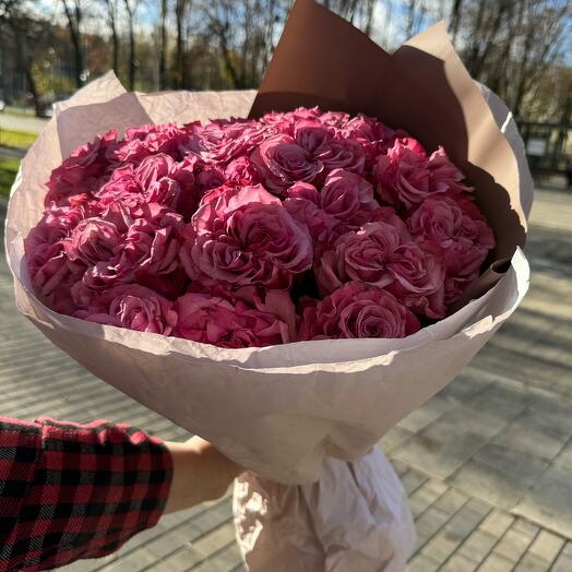 Букет  из 21 пионовилной сиреневой розы