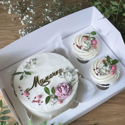 Бенто-торт и капкейки для мамы