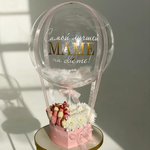 Клубника в шоколаде с воздушным шаром и белой хризантемой " Лили"