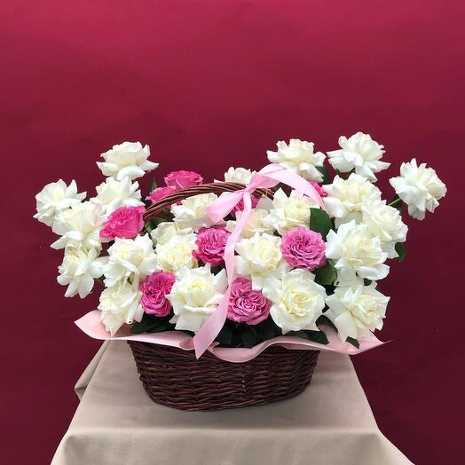 Корзина Сюрприз из французских роз