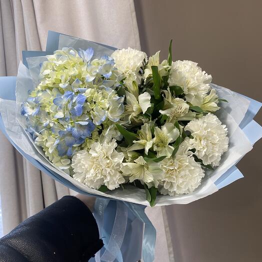 Hydrangea with dianthus