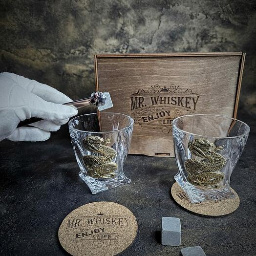 Набор из 2-х бокалов для виски "ЗМЕЯ", в деревянной коробке Whiskey