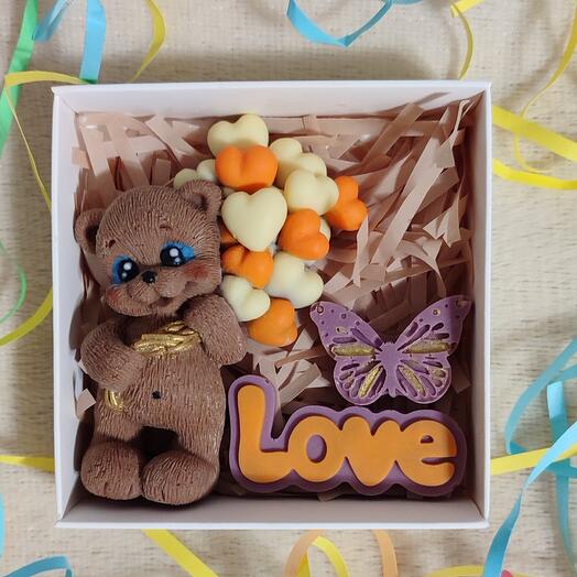 Teddy bear with balloons
