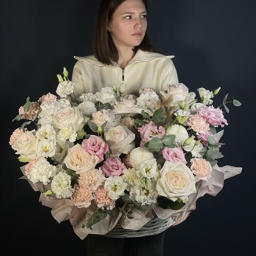 Корзина с цветами
