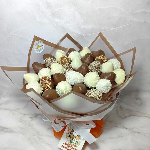 Букет из 35 штук клубники в шоколаде