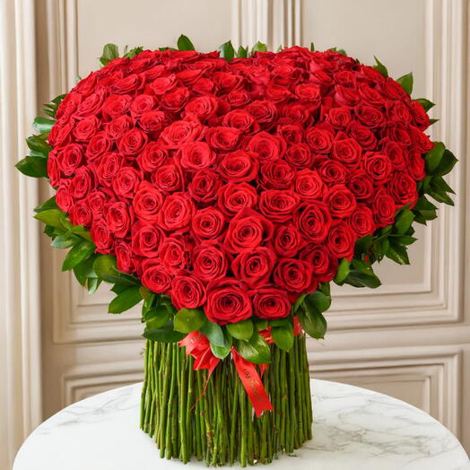 Grand Red Heart Arrangement️