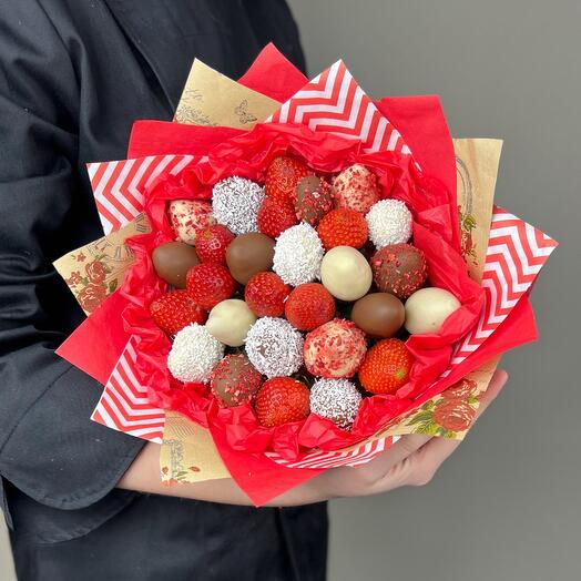 Bouquet of strawberries in chocolate
